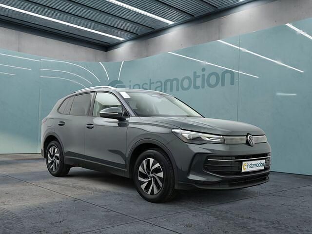 Gebraucht VW Tiguan Design 150 PS (110 kW) 2024 Grau SUV