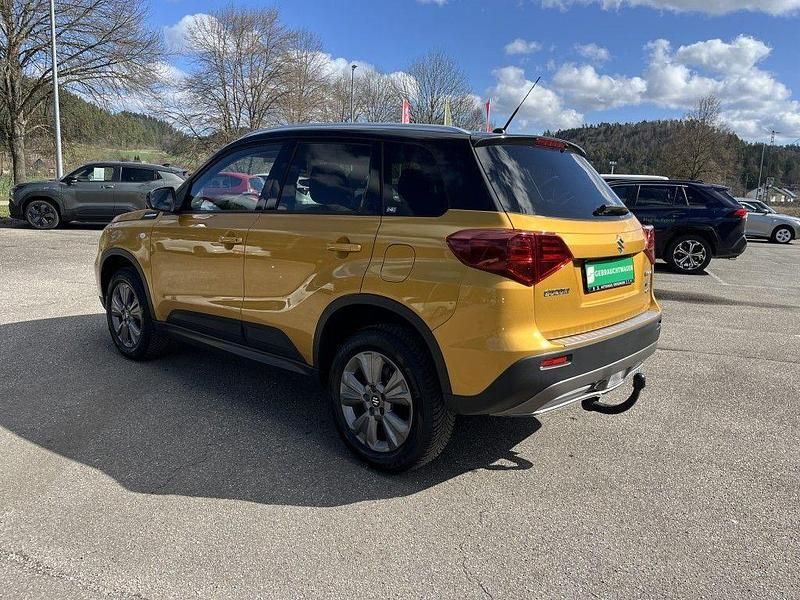 Gebraucht Suzuki Vitara Comfort 129 PS (94 kW) 2020 Gelb SUV