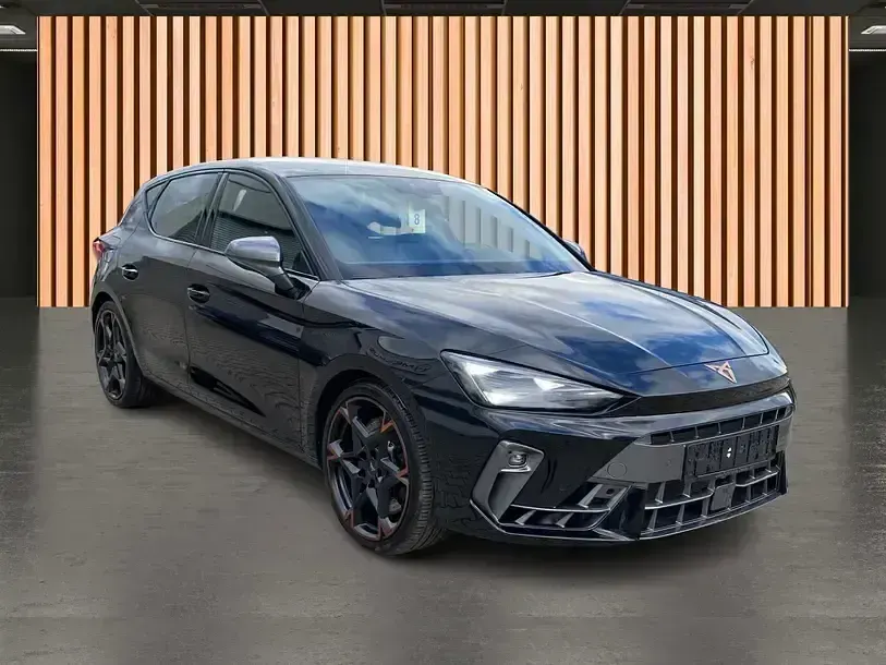 Używany Cupra Leon VZ 301 KM (221 kW) 2025 Czarny Sedan/Limuzyna