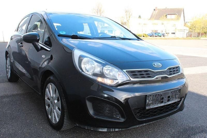 Gebraucht Kia Rio Edition 7 86 PS (63 kW) 2012 Schwarz Limousine