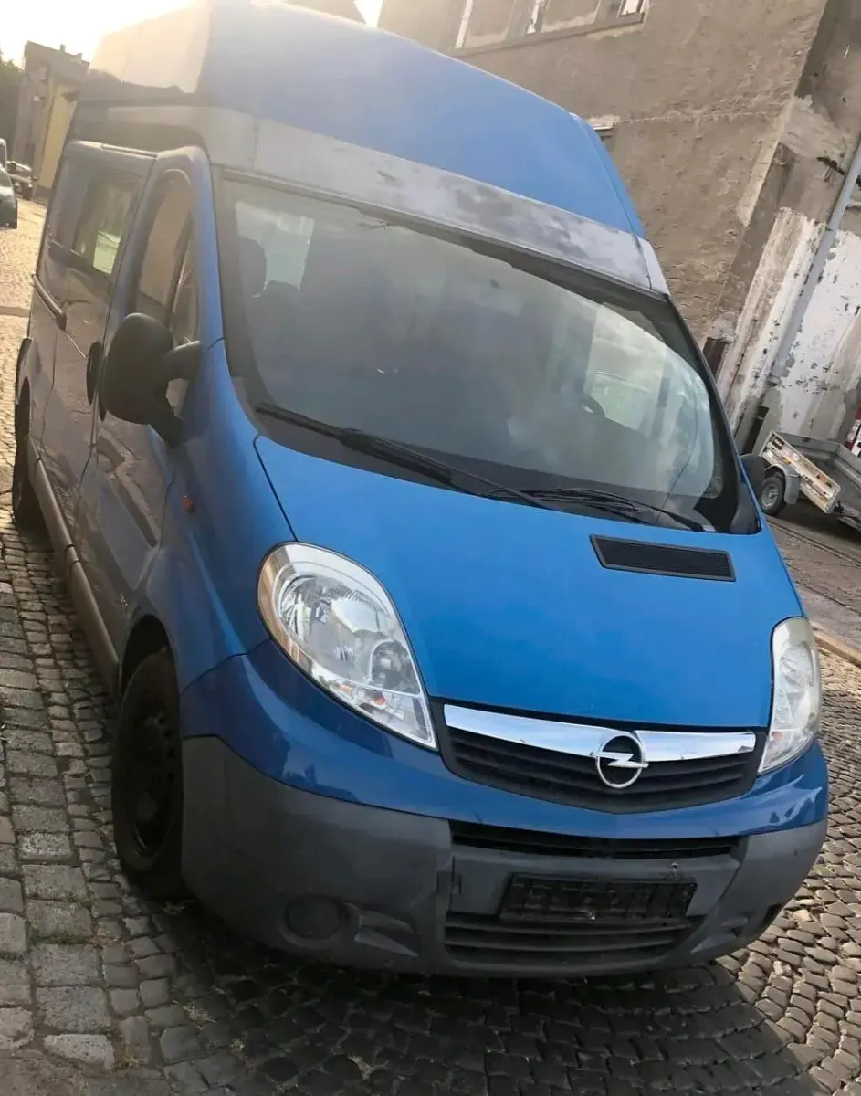 Gebraucht Opel Vivaro 145 PS (106 kW) 2010 Blau Van / Kleinbus
