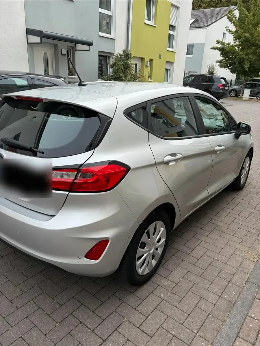 Gebraucht Ford Fiesta 101 PS (74 kW) 2023 Silber Kleinwagen