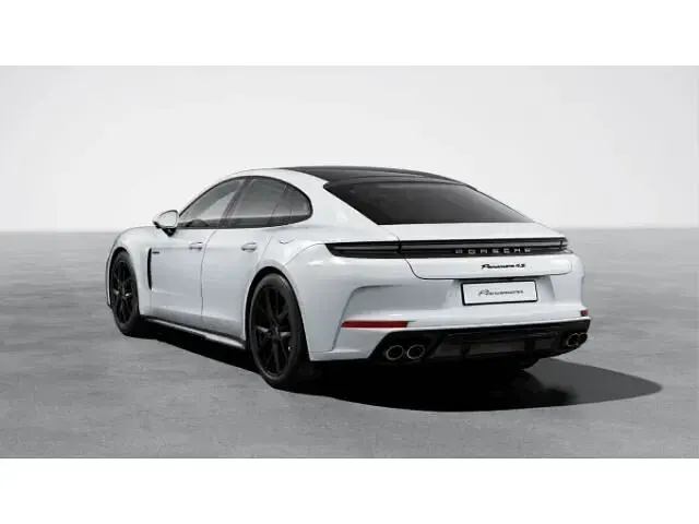 Gebraucht Porsche Panamera 544 PS (400 kW) 2024 Carraraweißmetallic (metallic) Kleinwagen