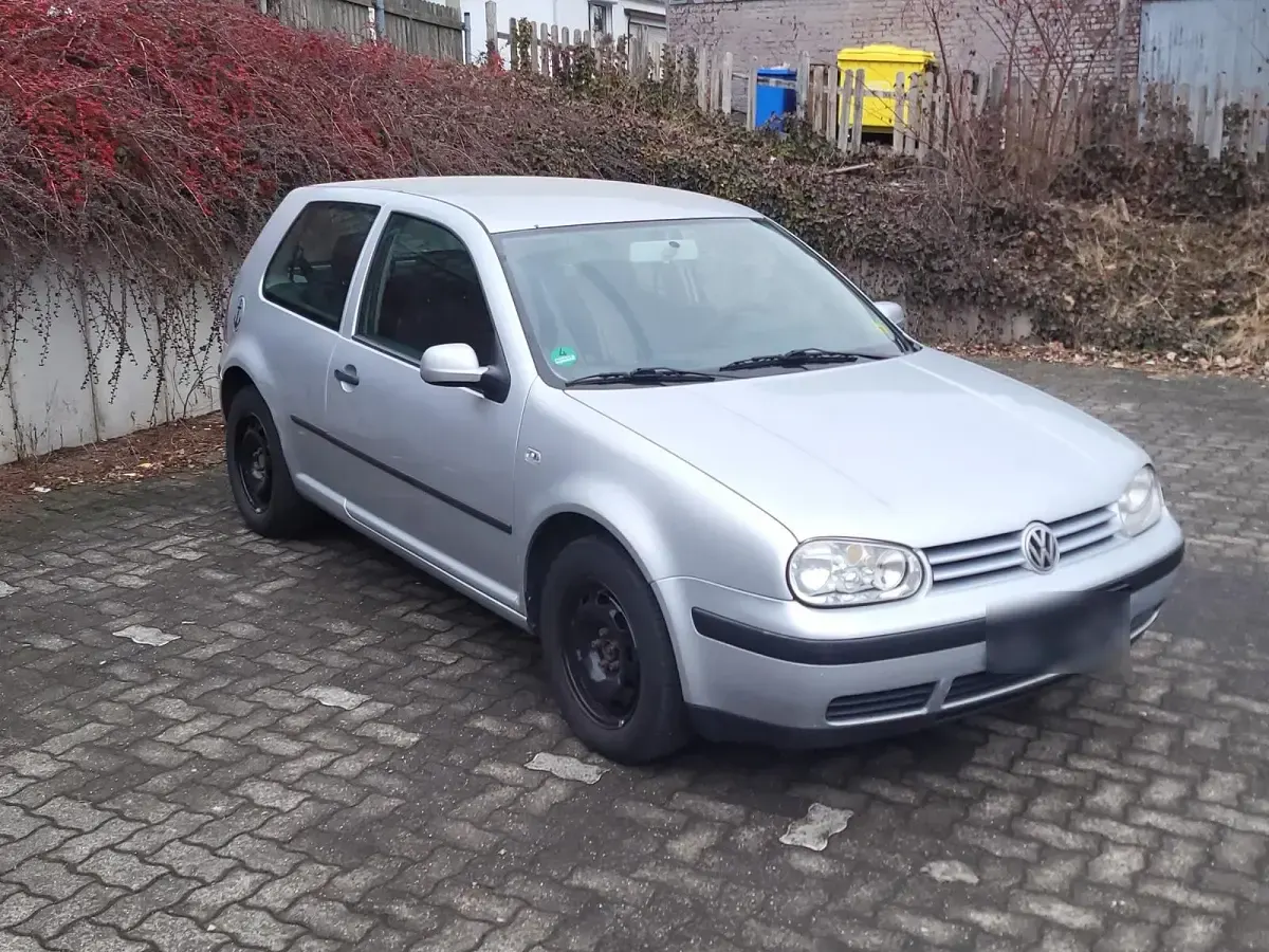Gebraucht VW Golf IV Edition 101 PS (74 kW) 2002 Grau Coupé
