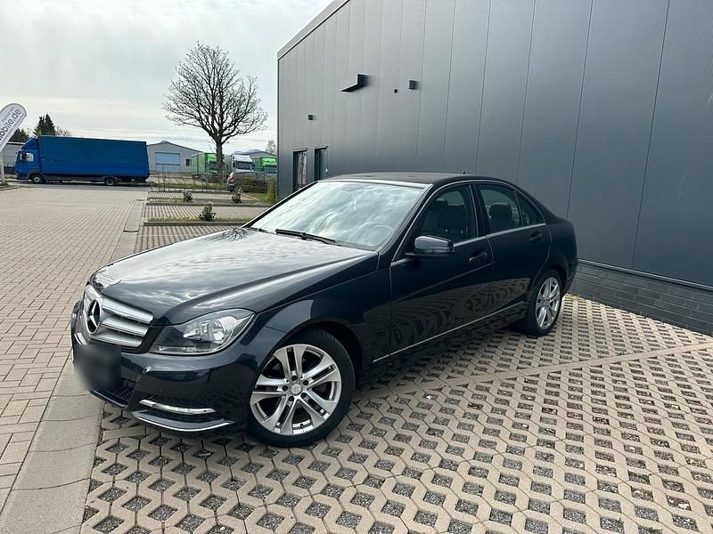Gebraucht Mercedes C180 152 PS (111 kW) 2012 Limousine