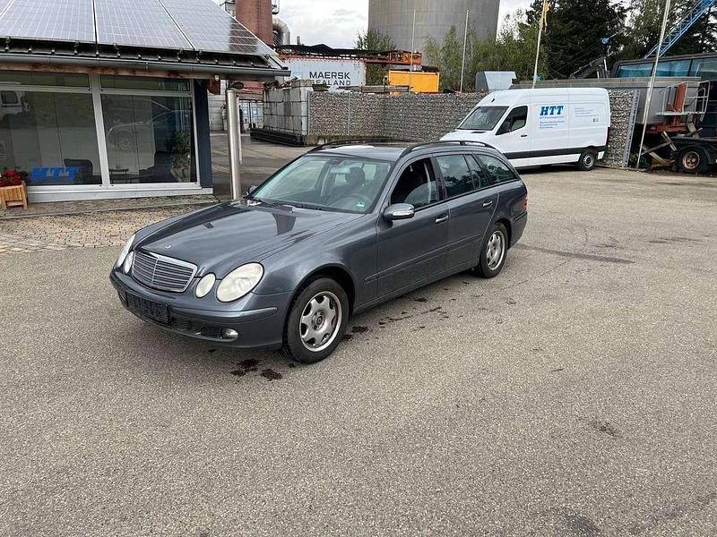 Gebraucht Mercedes E200 163 PS (119 kW) 2005 Flintgrau  metalliclack Kombi