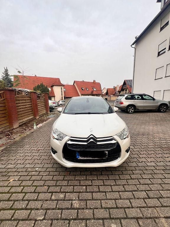 Gebraucht Citroën DS4 Sport Chic 200 PS (147 kW) 2014 Weiß Kleinwagen