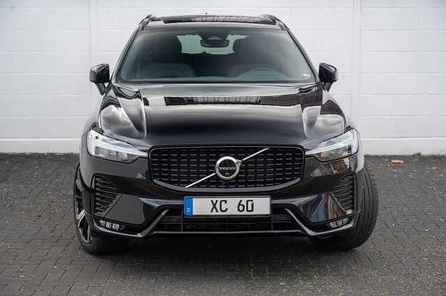 Gebraucht Volvo XC60 Plus 250 PS (183 kW) 2022 Onyx black SUV