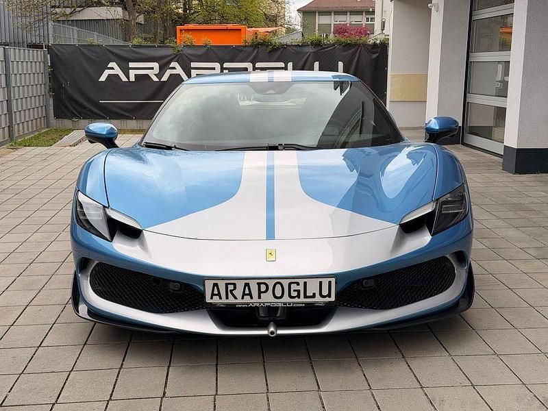 Second-hand Ferrari 296 829 CP (609 kW) 2024 Albastru Coupe