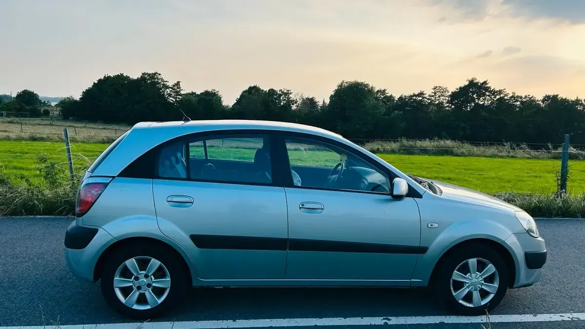 Gebraucht Kia Rio Silver 97 PS (71 kW) 2006 Silber Kleinwagen