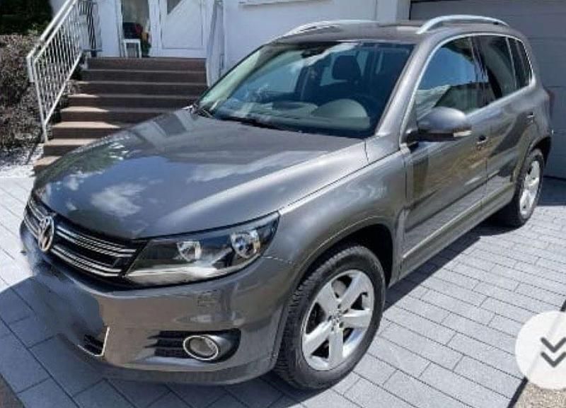 Gebraucht VW Tiguan Trendline 122 PS (89 kW) 2012 Grau SUV