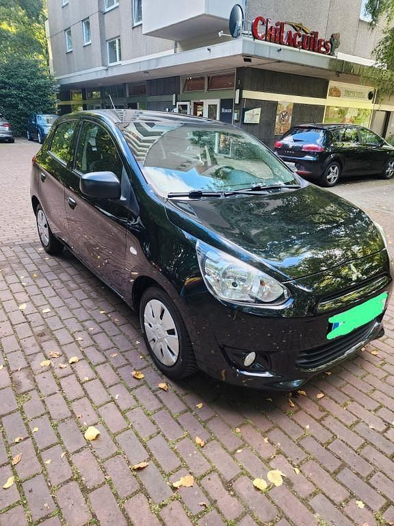 Schwarz Gebraucht 2015 Mitsubishi Space Star Diamant Edition Limousine | 5.500 € (Fairer Preis) - Bild 1/4