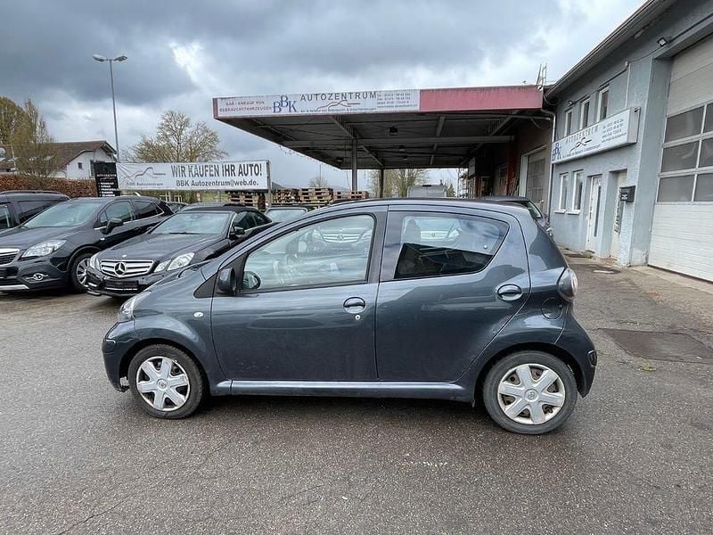 Gebraucht Toyota Aygo Cool 68 PS (50 kW) 2010 Grau Kleinwagen