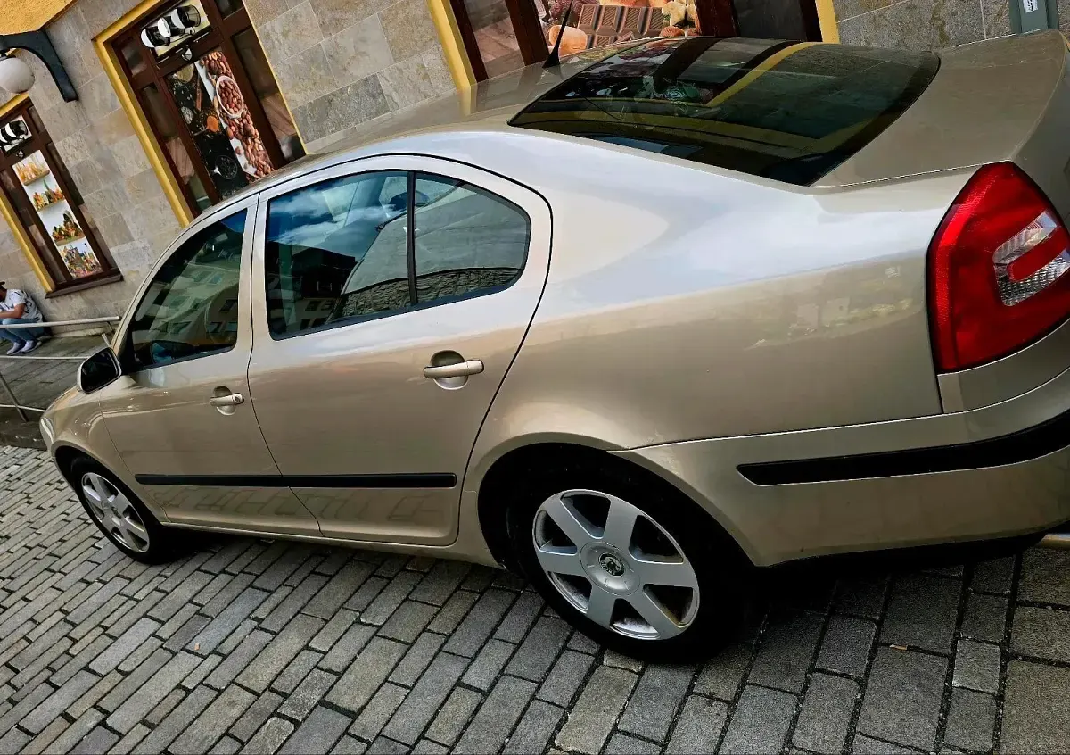 Gebraucht Skoda Octavia 102 PS (75 kW) 2004 Gold Limousine