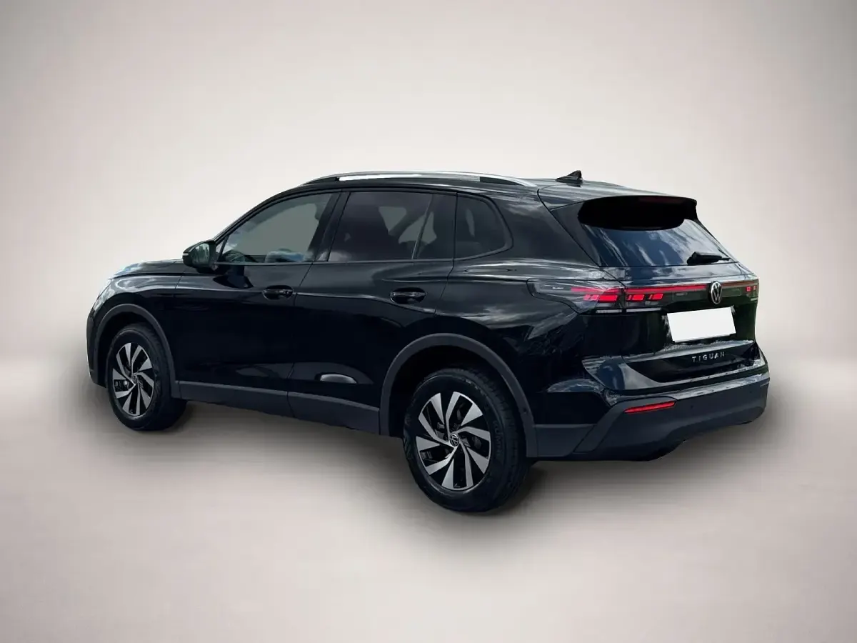 Neu VW Tiguan Life 150 PS (110 kW) 2026 Grenadillschwarz SUV