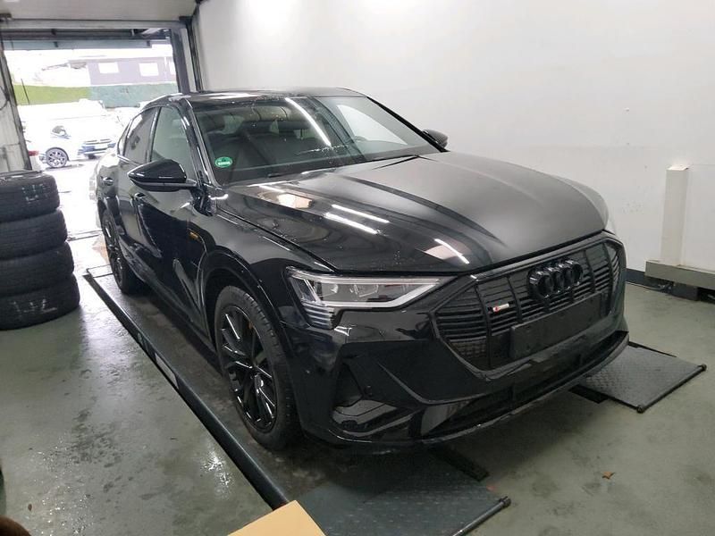 Gebraucht Audi e-tron Sportback Black Edition 300 kW (408 PS) 2022 Mythosschwarz metallic SUV