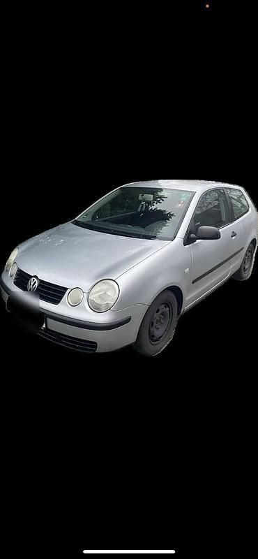 Silber Gebraucht 2004 VW Polo Kleinwagen | 300 € (Superpreis) - Bild 1/3