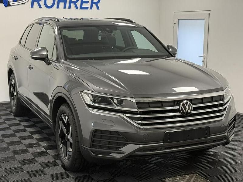 Neu VW Touareg 231 PS (169 kW) 2025 Siliziumgrau metallic SUV