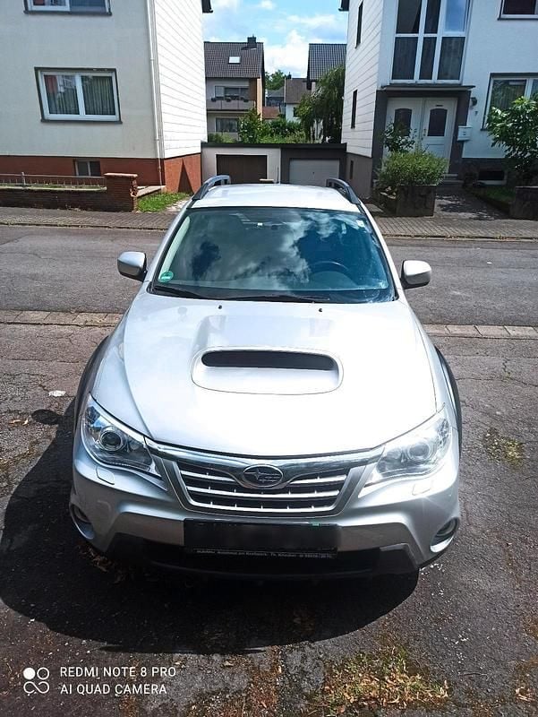 Silber Gebraucht 2011 Subaru Impreza SUV | 3.800 € (Fairer Preis) - Bild 1/4