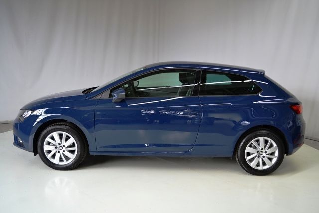 Usado Seat Leon SC Reference 86 HP (63 kW) 2016 Azul Citadino