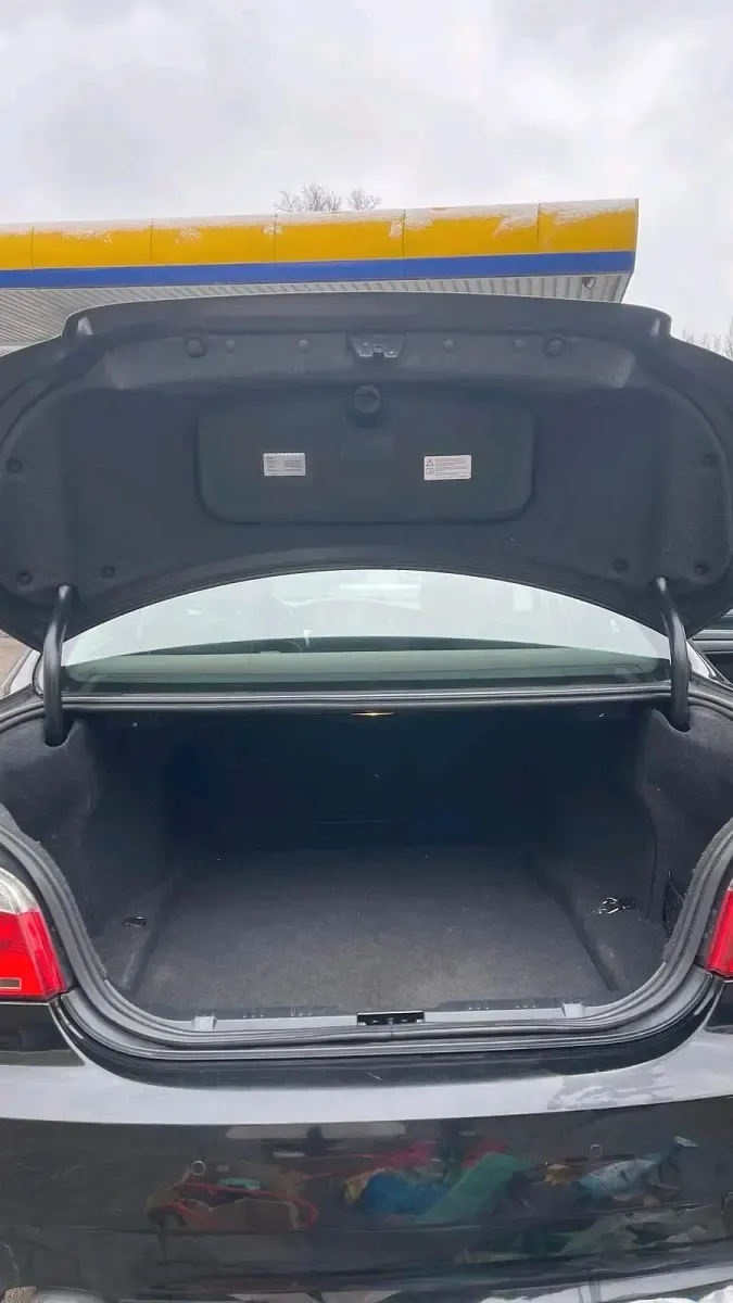 Gebraucht BMW 560L 120 PS (88 kW) 2010 Schwarz Limousine