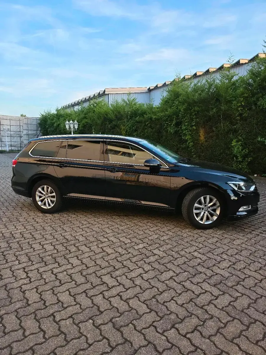 Gebraucht VW Passat 150 PS (110 kW) 2018 Andere farben Kombi