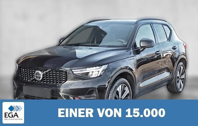Schwarz metallic Gebraucht 2023 Volvo XC40 Plus SUV | 39.140 € (Etwas zu teuer) - Bild 1/4