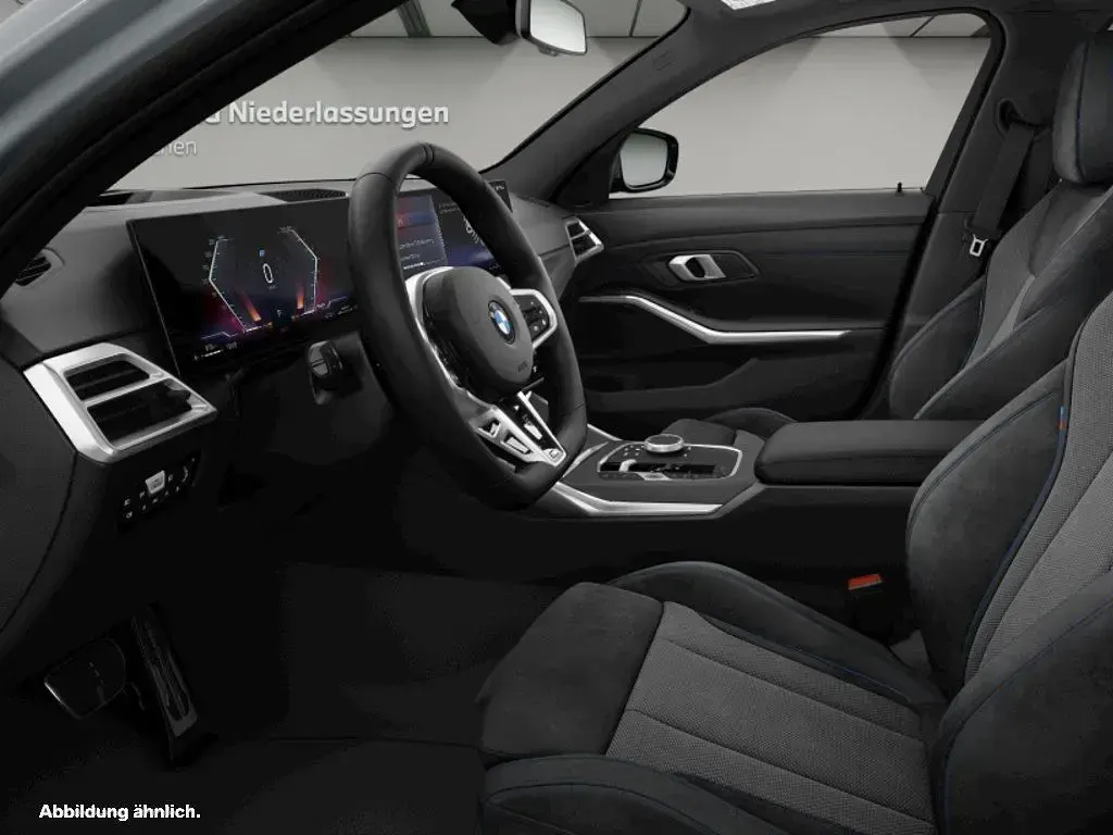 Gebraucht BMW 330 M Sport 258 PS (189 kW) 2025 Grau Kombi