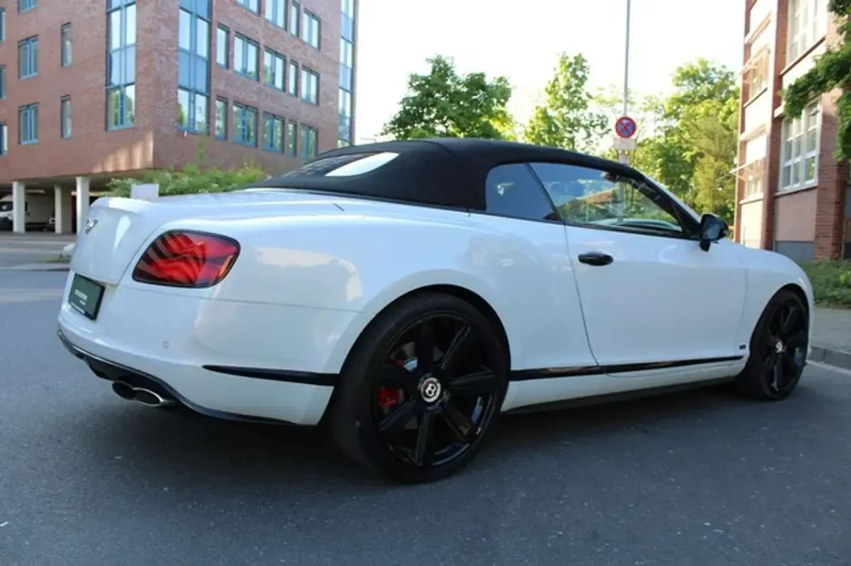 Second-hand Bentley Continental GT Convertible 528 CP (388 kW) 2016 Alb Cabrio