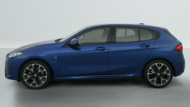 Gebraucht BMW 120 M Sport 163 PS (119 kW) 2025 Portimao blau metallic Kleinwagen