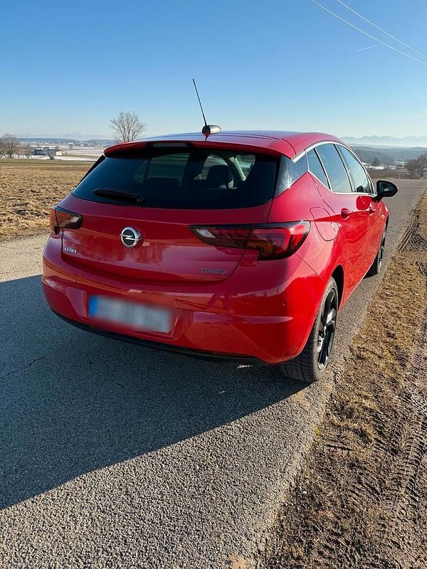 Gebraucht Opel Astra 150 PS (110 kW) 2017 Rot Limousine