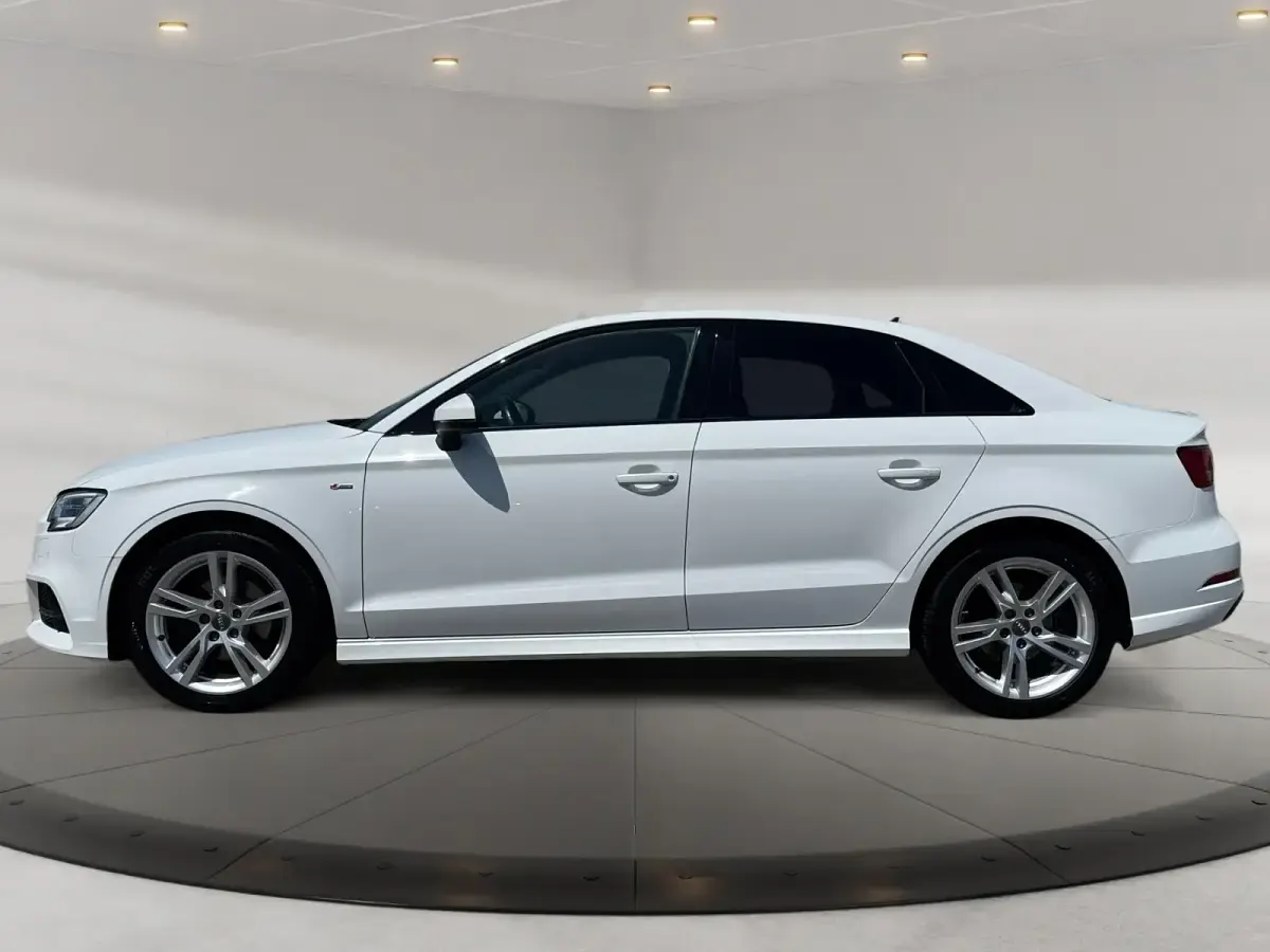 Gebraucht Audi A3 S-Line 116 PS (85 kW) 2018 Weiß Limousine