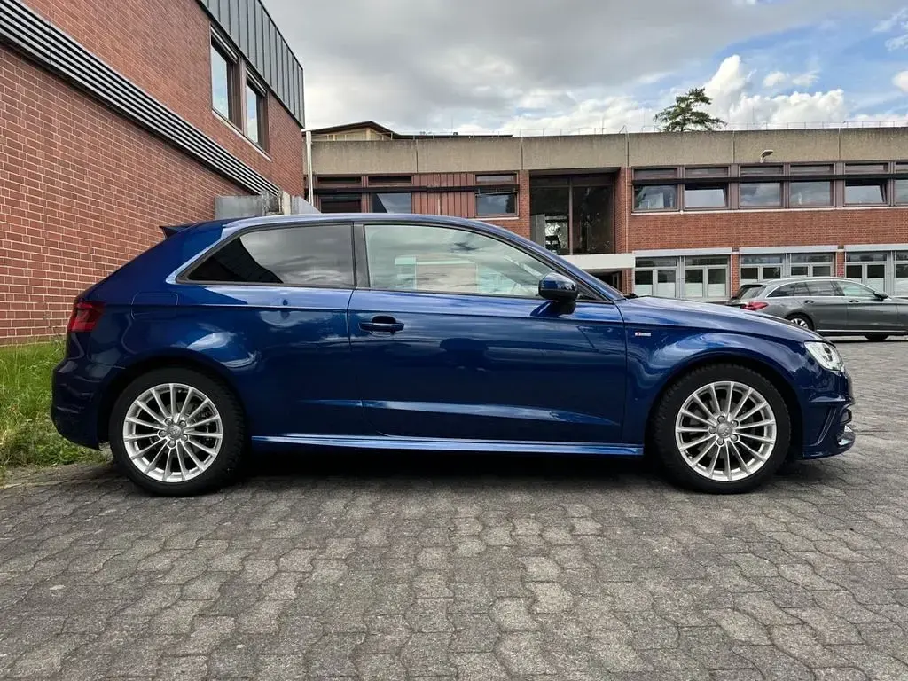 Gebraucht Audi A3 Ambition 150 PS (110 kW) 2014 Scubablau metallic Limousine
