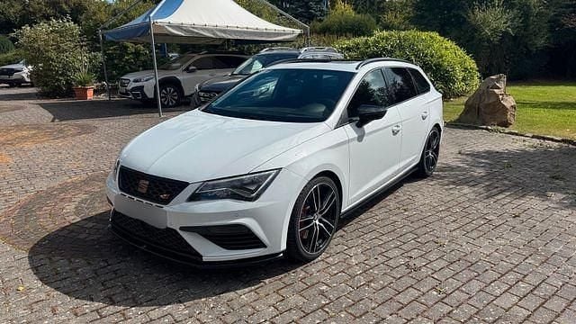 Weiß (nevada weiss) Gebraucht 2018 Cupra Leon Limousine | 21.900 € (Fairer Preis) - Bild 1/4