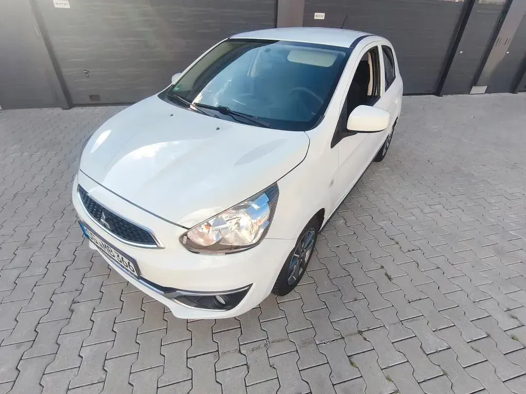 Gebraucht Mitsubishi Space Star Basis 71 PS (52 kW) 2017 Weiß Kleinwagen