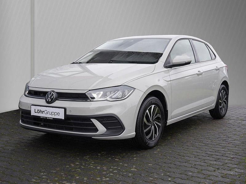 Gebraucht VW Polo Life 95 PS (69 kW) 2023 Ascotgrau Kleinwagen