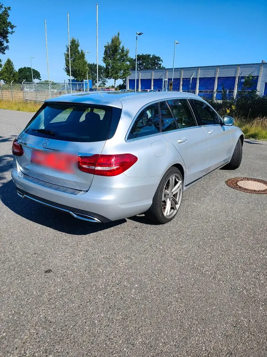 Gebraucht Mercedes C200 Avantgarde 184 PS (135 kW) 2017 Silber Kombi