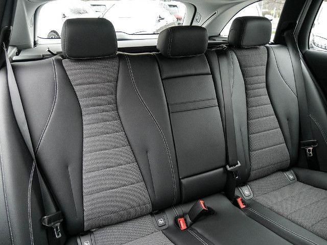 Gebraucht Mercedes E200 Avantgarde 160 PS (117 kW) 2023 Schwarz Limousine