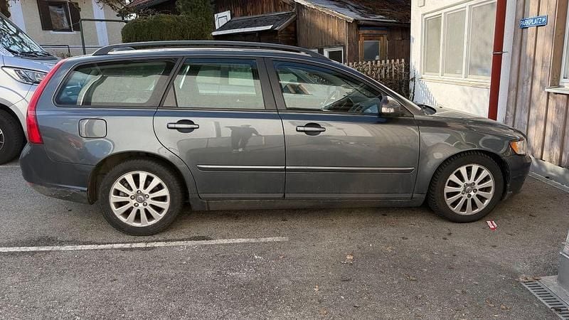 Gebraucht Volvo V50 136 PS (100 kW) 2010 Grau Kombi