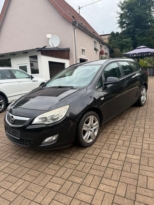 Schwarz Gebraucht 2011 Opel Astra Kombi | 1.400 € (Superpreis) - Bild 1/4