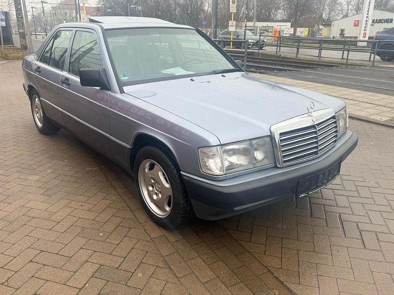 Gebraucht Mercedes 190 109 PS (80 kW) 1993 Silber Limousine