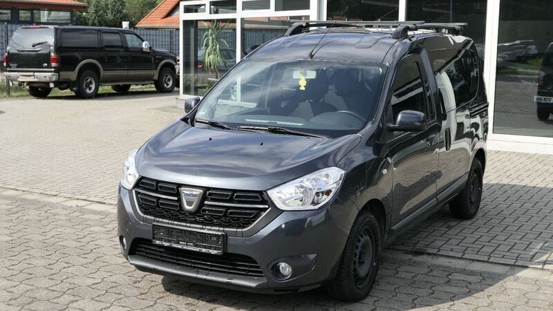 Grau Gebraucht 2018 Dacia Dokker Comfort Van | 6.990 € (Fairer Preis) - Bild 1/4
