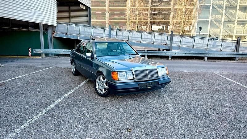 Gebraucht Mercedes E230 132 PS (97 kW) 1991 Limousine