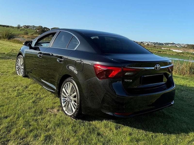 Gebraucht Toyota Avensis Multidrive S 147 PS (108 kW) 2015 Schwarz Limousine