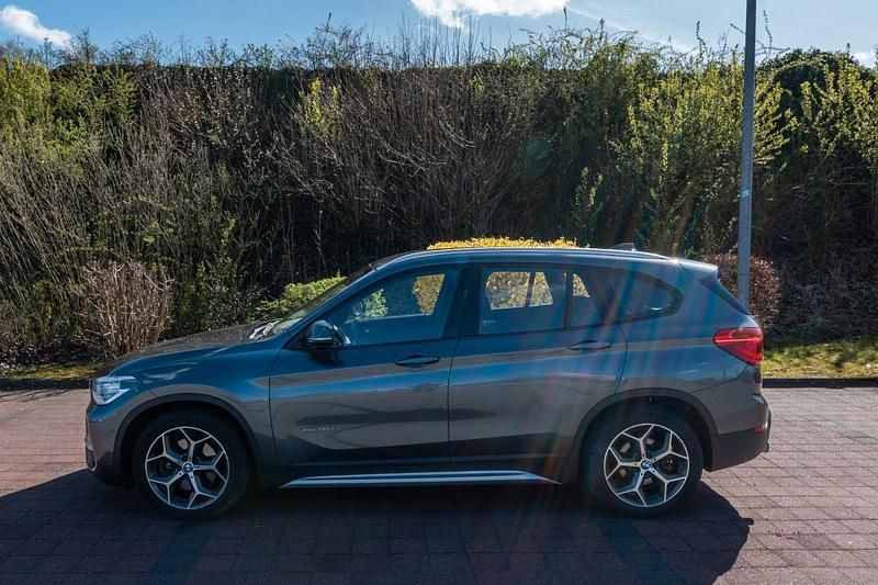 Gebraucht BMW X1 xLine 190 PS (139 kW) 2015 Grau SUV