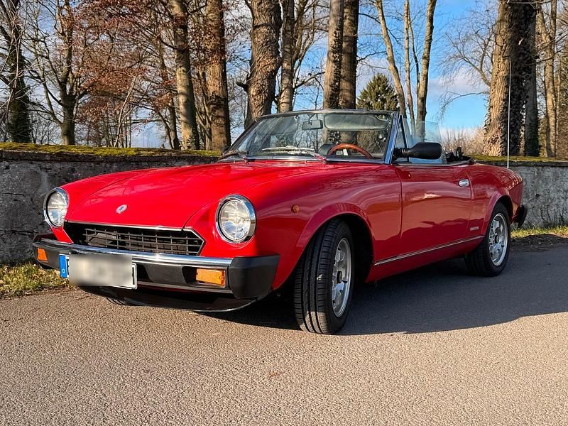 Rot Gebraucht 1982 Fiat 124 Spider Cabrio | 22.499 € - Bild 1/4