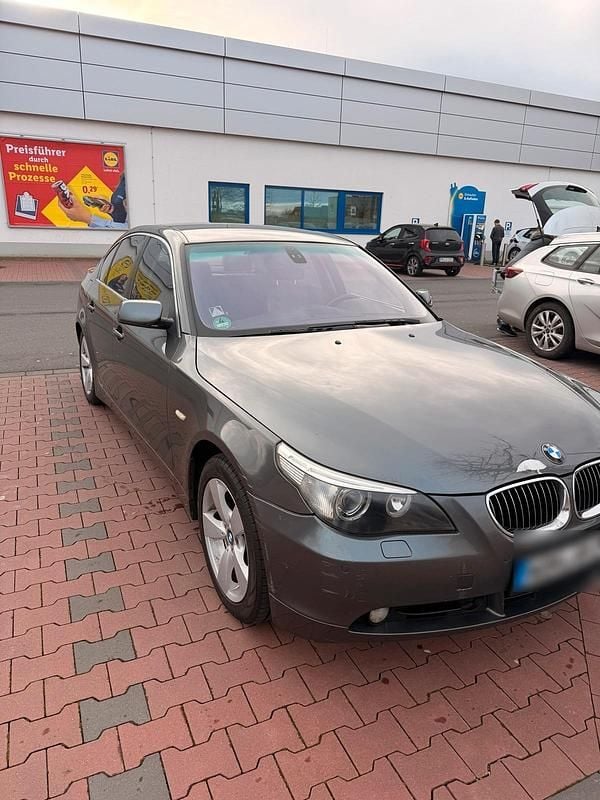 Gebraucht BMW 530 258 PS (189 kW) 2004 Silber Limousine