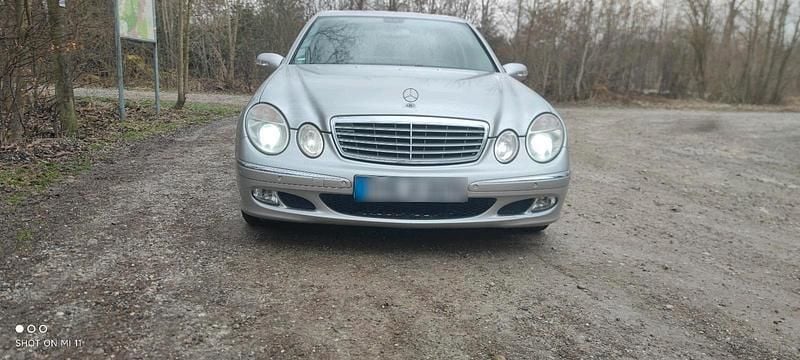 Gebraucht Mercedes E350 272 PS (200 kW) 2005 Silber Limousine