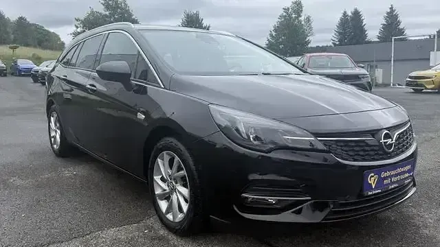 Gebraucht Opel Astra Elegance 131 PS (96 kW) 2022 Schwarz Kleinwagen