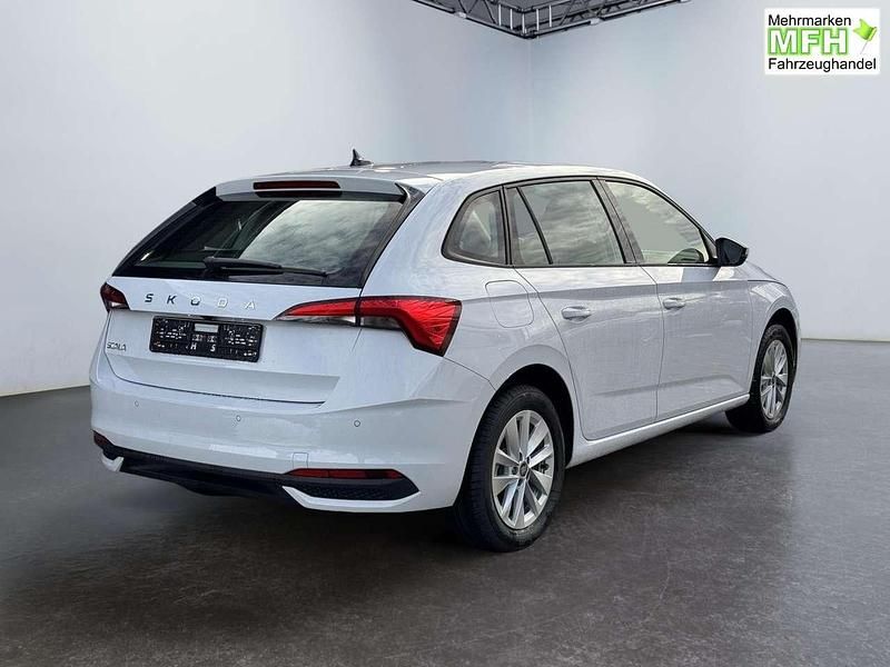 Neu Skoda Scala Selection 116 PS (85 kW) 2026 Moonweis metallic Kleinwagen